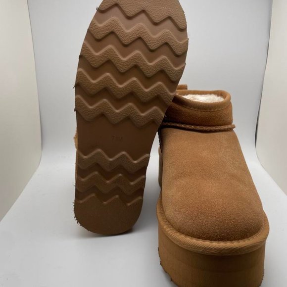 CUSHIONAIRE Women's COZY Genuine Suede pull on platform boot CHESTNUT 7.5 - Picture 6 of 6